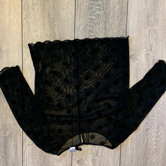 Polka dot black mesh crop top - Picture 4 of 4